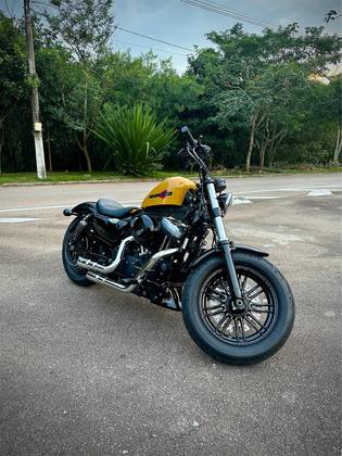 HARLEY-DAVIDSON SPORTSTER FORTY-EIGHT 